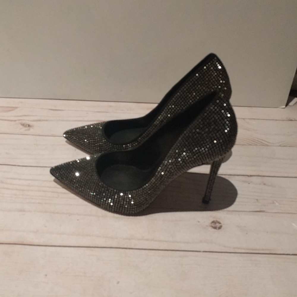 Beautiful sparkly heels by Aldo🌸🍀🍀🍀